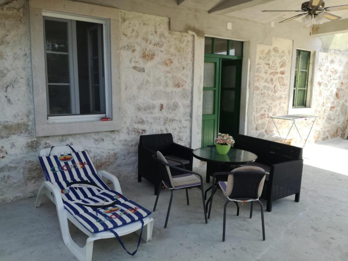 Kastelanic Apartman Brbinj Exterior photo