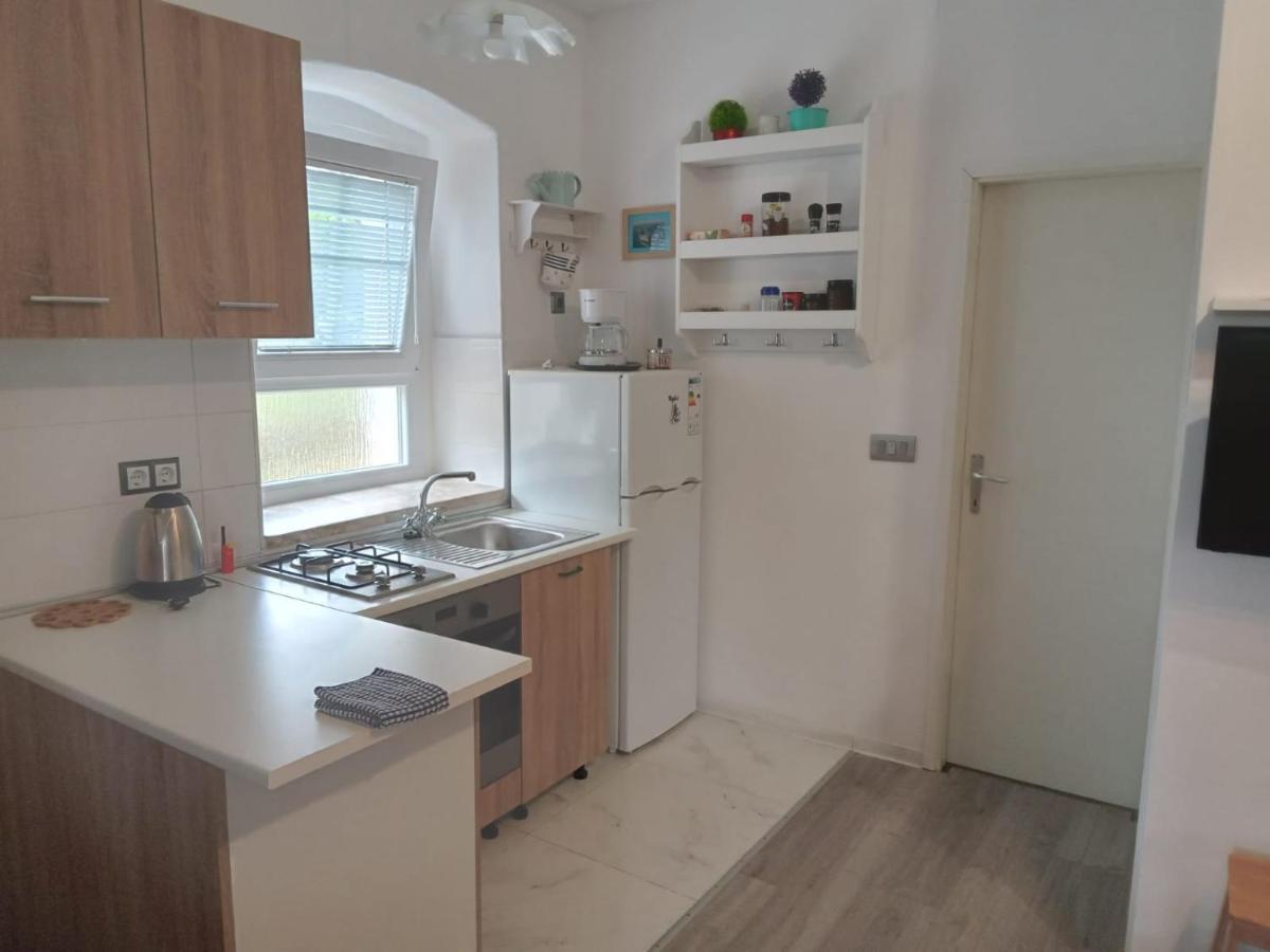Kastelanic Apartman Brbinj Exterior photo
